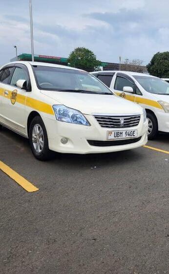 Airport transfers from Entebbe cars